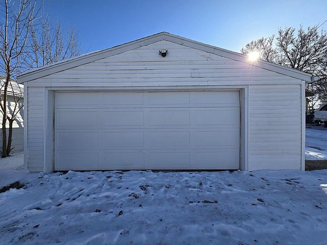 8114 W Congress STREET, Milwaukee, WI 53218