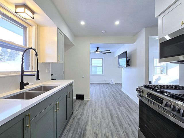 8114 W Congress STREET, Milwaukee, WI 53218