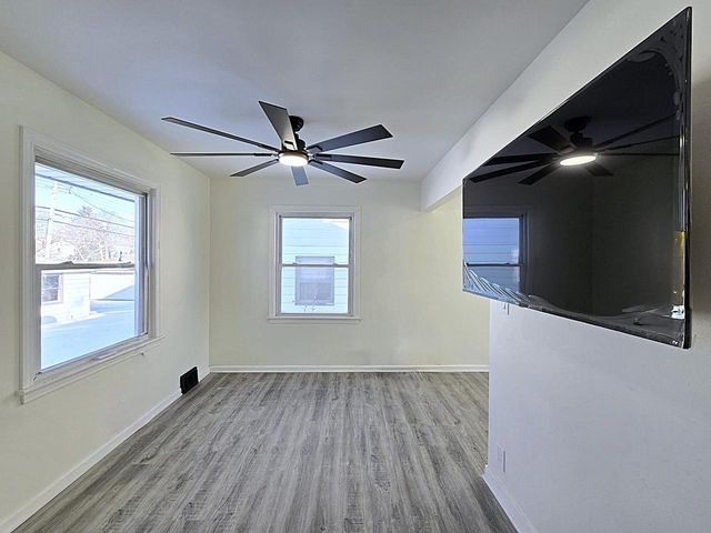 8114 W Congress STREET, Milwaukee, WI 53218