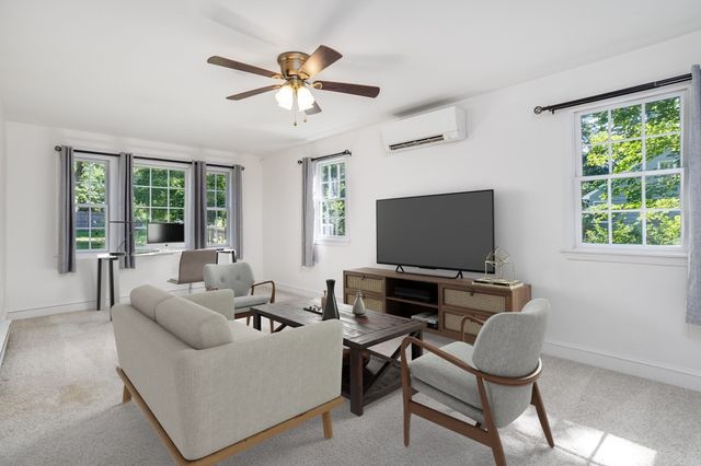 662 Old Harvard Rd, Boxborough, MA 01719