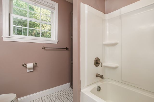 662 Old Harvard Rd, Boxborough, MA 01719