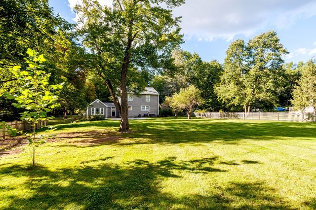 662 Old Harvard Rd, Boxborough, MA 01719