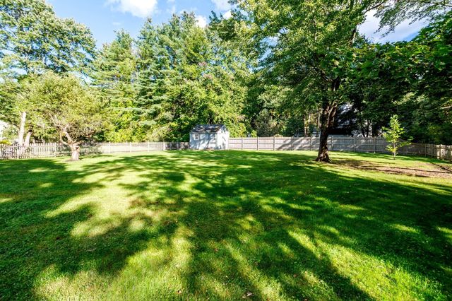 662 Old Harvard Rd, Boxborough, MA 01719