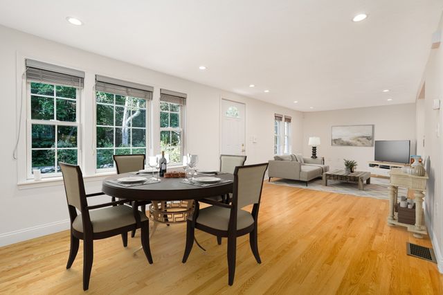662 Old Harvard Rd, Boxborough, MA 01719
