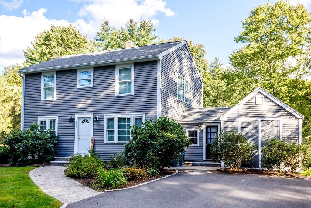 662 Old Harvard Rd, Boxborough, MA 01719