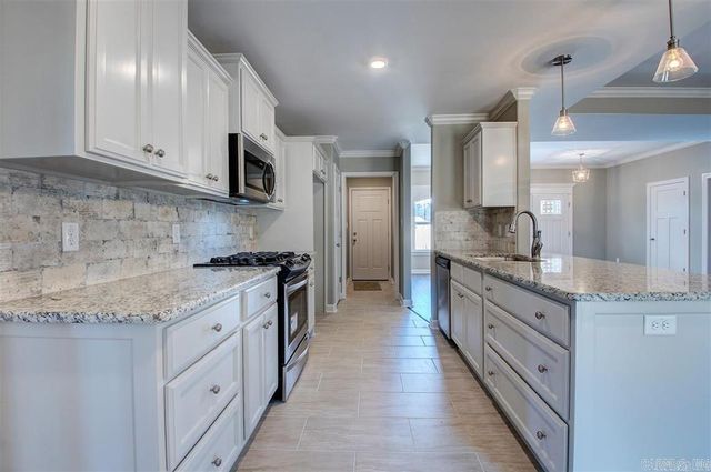 928 Heritage Cove Row Street, Redfield, AR 72132