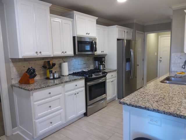 928 Heritage Cove Row Street, Redfield, AR 72132