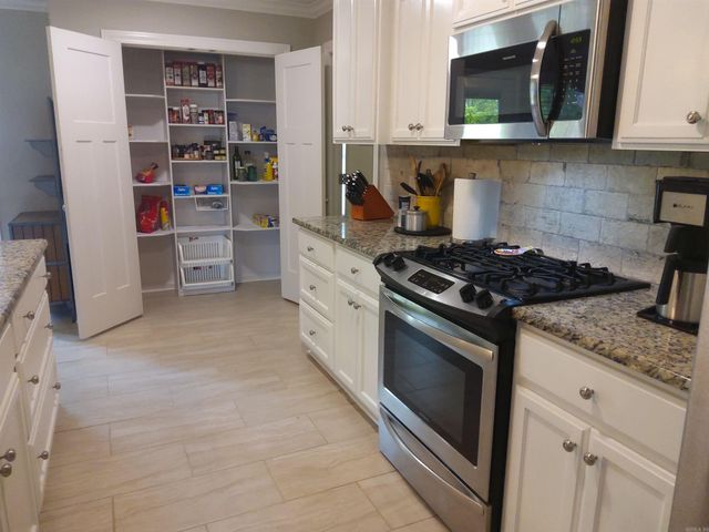 928 Heritage Cove Row Street, Redfield, AR 72132