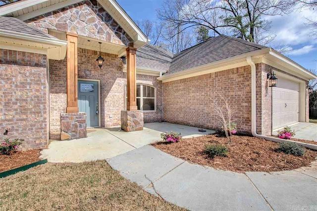 928 Heritage Cove Row Street, Redfield, AR 72132