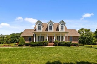 495 Baker Rd, Dickson, TN 37055