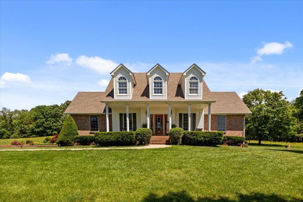 495 Baker Rd, Dickson, TN 37055