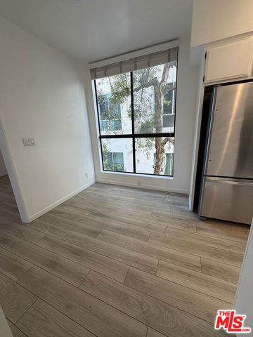 1825 MIDVALE Avenue 202, Los Angeles, CA 90025