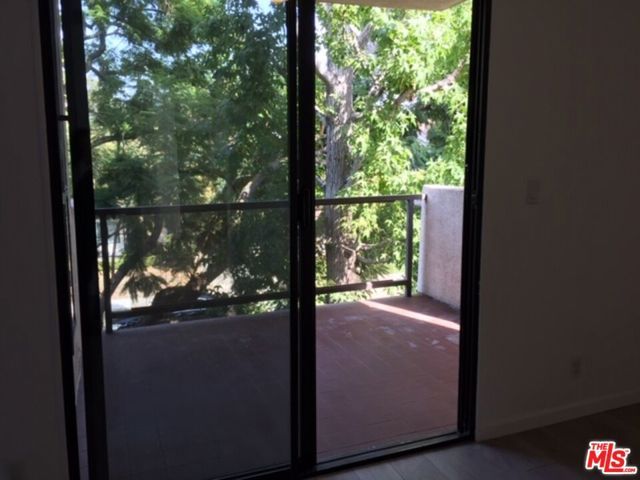 1825 MIDVALE Avenue 202, Los Angeles, CA 90025