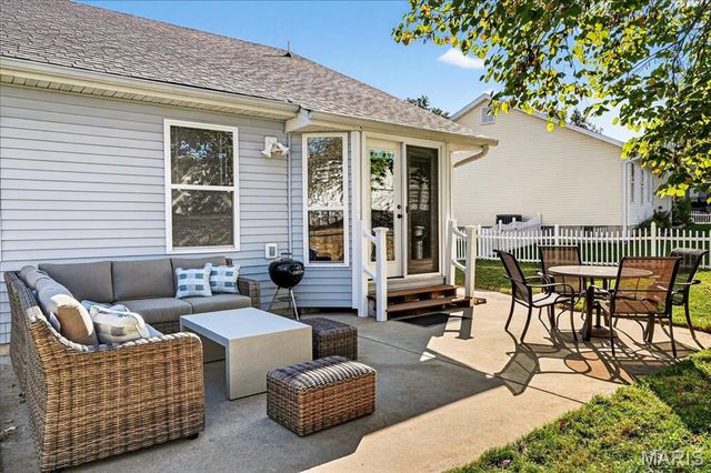 108 Meadowgate Court, St Peters, MO 63376