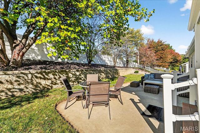 108 Meadowgate Court, St Peters, MO 63376