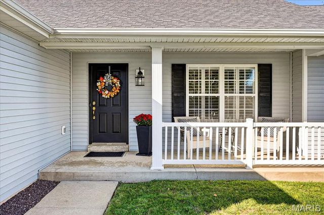 108 Meadowgate Court, St Peters, MO 63376