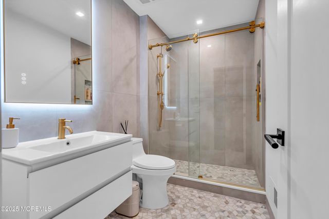 15 Madison Avenue, Long Branch, NJ 07740