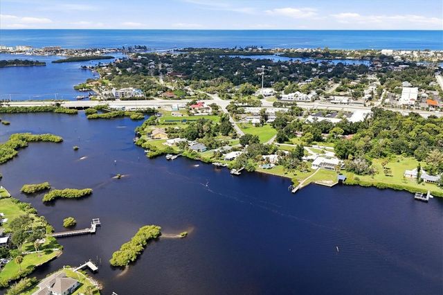 114 MAGNOLIA AVENUE, Nokomis, FL 34275