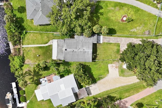 114 MAGNOLIA AVENUE, Nokomis, FL 34275