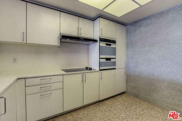 10520 Wilshire Boulevard 905, Los Angeles, CA 90024