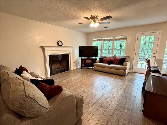 2204 Thicket Court NW, Acworth, GA 30102