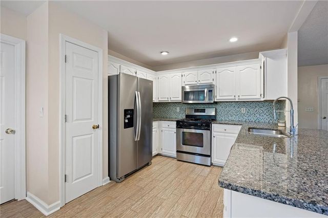 2204 Thicket Court NW, Acworth, GA 30102