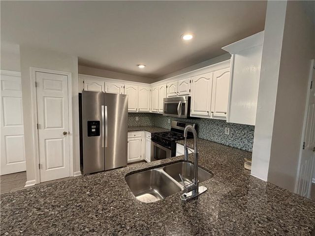 2204 Thicket Court NW, Acworth, GA 30102