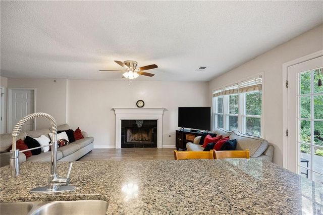 2204 Thicket Court NW, Acworth, GA 30102