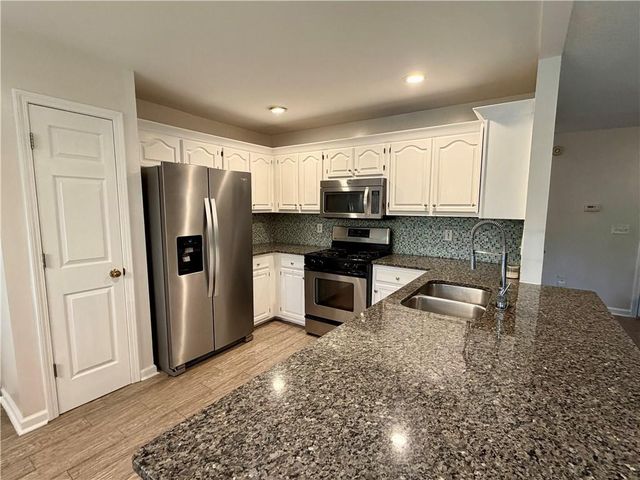 2204 Thicket Court NW, Acworth, GA 30102