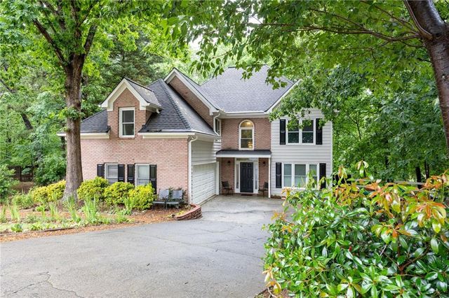 2204 Thicket Court NW, Acworth, GA 30102