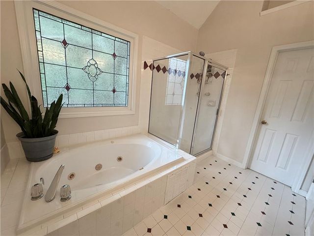 2204 Thicket Court NW, Acworth, GA 30102