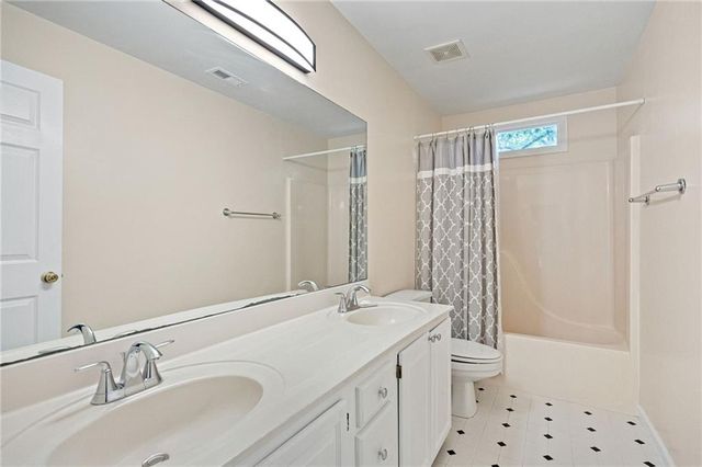 2204 Thicket Court NW, Acworth, GA 30102
