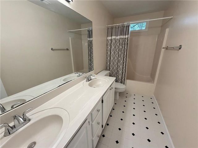 2204 Thicket Court NW, Acworth, GA 30102