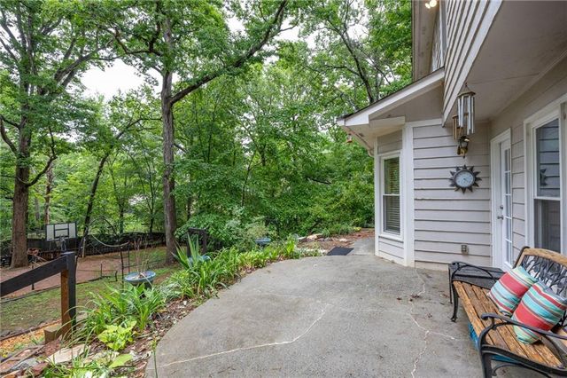 2204 Thicket Court NW, Acworth, GA 30102