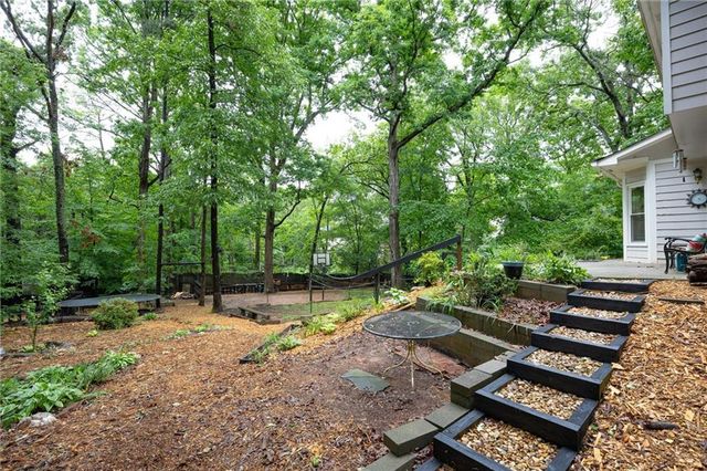 2204 Thicket Court NW, Acworth, GA 30102