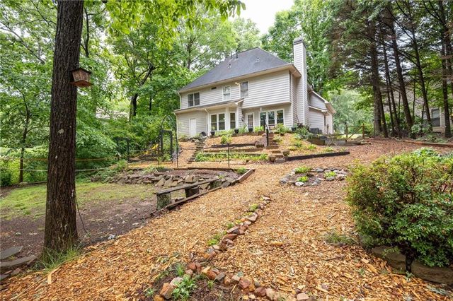 2204 Thicket Court NW, Acworth, GA 30102