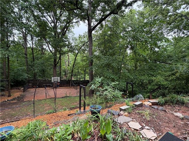 2204 Thicket Court NW, Acworth, GA 30102