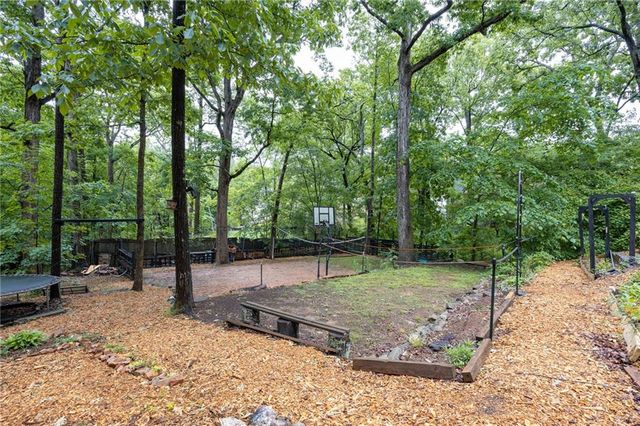 2204 Thicket Court NW, Acworth, GA 30102