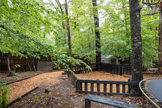 2204 Thicket Court NW, Acworth, GA 30102