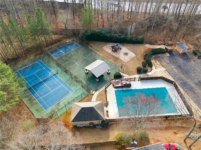 2204 Thicket Court NW, Acworth, GA 30102