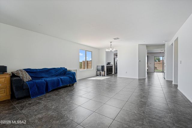 12490 E Camino Ambato, Vail, AZ 85641