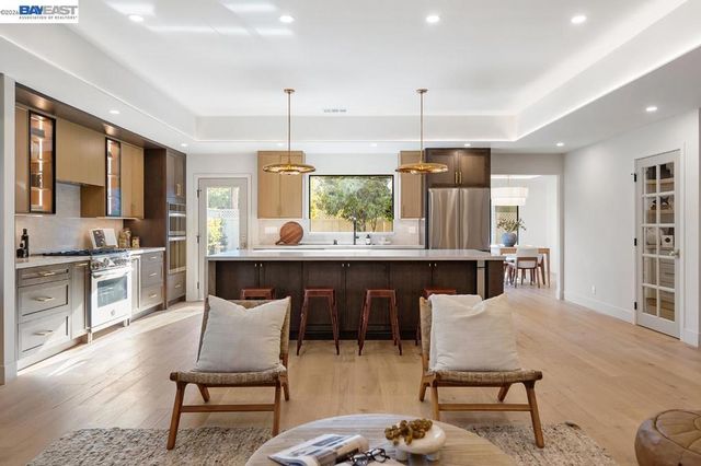 1300 Patio Dr, Campbell, CA 95008