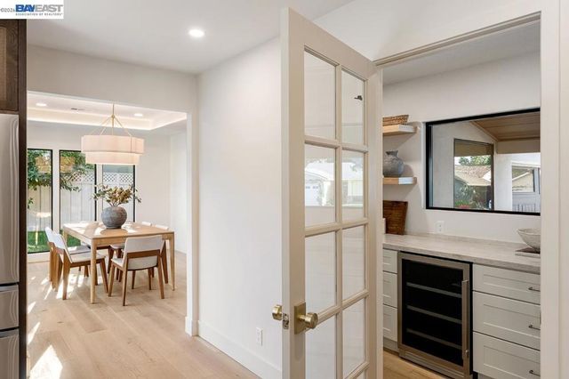 1300 Patio Dr, Campbell, CA 95008
