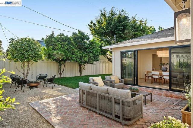 1300 Patio Dr, Campbell, CA 95008