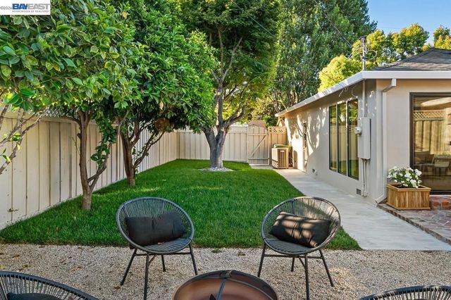 1300 Patio Dr, Campbell, CA 95008