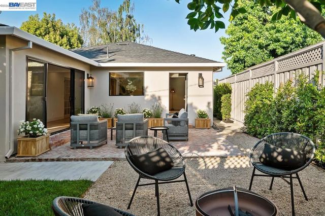 1300 Patio Dr, Campbell, CA 95008