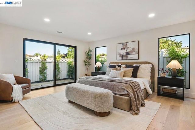 1300 Patio Dr, Campbell, CA 95008