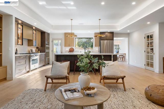 1300 Patio Dr, Campbell, CA 95008