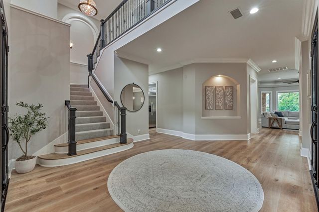 62 Silvermont Drive, The Woodlands, TX 77382