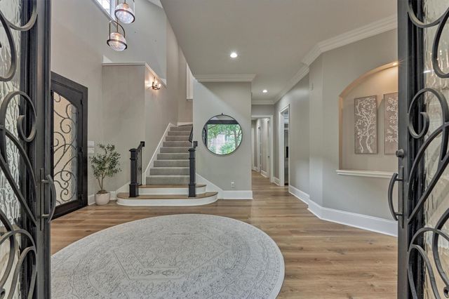 62 Silvermont Drive, The Woodlands, TX 77382